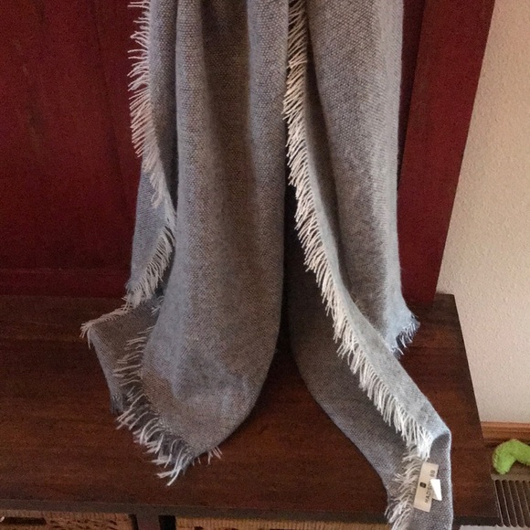 Warm winter scarf - Picture 5 of 8